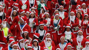 عيد الميلاد يخرج بابا نويل من عرشه الجليدي لينشر المسرة في العالم