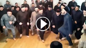 فيديو مثير للدراويش الصوفيين في الشيشان يؤدون رقصة غريبة