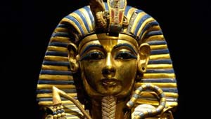  خنجر توت عنخ آمون مصنوع من احد النيازك.. صور