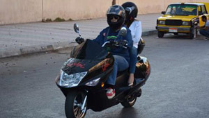  دراجات نارية بدل سيارات الاجرة تقودها فتيات في الاسكندرية