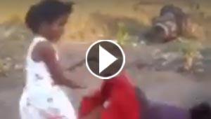 ما سبب رد الفعل العنيف من المذيعة الصغيرة تجاه طفلة مثلها؟ شاهد