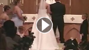 فيديو طريف لمشاكسات الاطفال لدى شعورهم بالملل في الاعراس