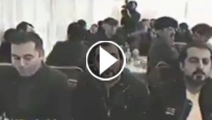 شاهد رد فعل المدعوين لحفل زفاف حين داهمتهم الكاميرا اثناء الطعام