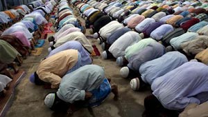 دراسة: صلاة المسلمين تقضي على التوتر والقلق وآلام اسفل الظهر