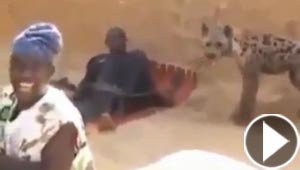 فيديو ضاحك: مقلب مرعب نفذته امرأة بزوجها  في الصحراء