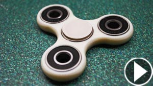 لعبة سبينر الرائجة بقوة.. هل هي علاج للتوتر ام مضيعة للوقت