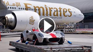 شحن ونقل اول سيارة صممت وصنعت في الامارات الى فرنسا.. فيديو وصور