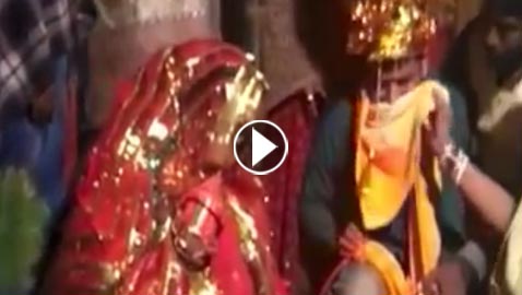بالفيديو.. اختطاف شاب وتزويجه تحت تهديد السلاح 