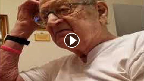 فيديو طريف: صدمة عجوز اكتشف أن عمره 98 عاما! لم يصدّق الأمر!