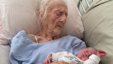 فرفش بلس يكشف لكم حقيقة انجاب معمرة إيطالية (101 عامًا) طفلا!