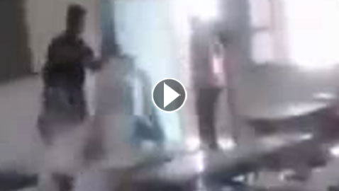  فيديو.. طالب ومعلمته في مشاجرة عنيفة داخل الفصل! والطلاب يشجعون ويصورون!