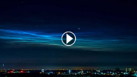 صور مذهلة لسحب زرقاء نادرة التقطتها ناسا