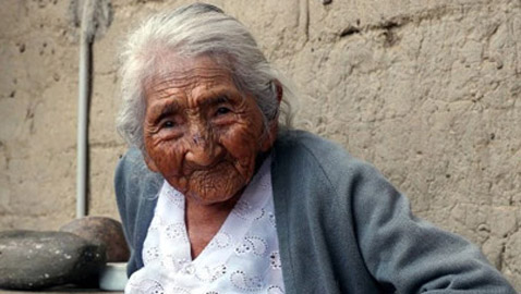 (ماما خوليا) تمتلك أول منزل في حياتها كهدية بعيد ميلادها الـ118