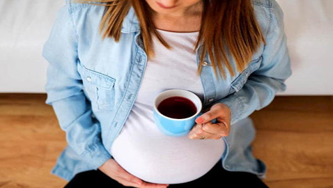 تعرّفي على أضرار القهوة للحامل