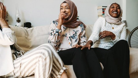 الغناء والضحك والقهقهة ترفع نسبة الأكسجين في الدم